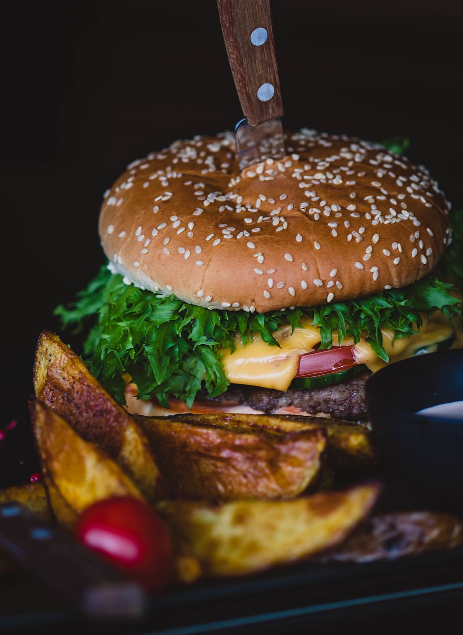 Burger With Spinach and Cheese, beef, bread, cheeseburger, cuisine HD wallpaper