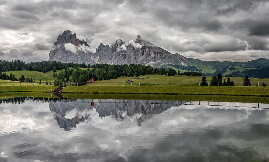 nature, landscape, green, mountain, sea, ocean, trees, reflection HD wallpaper