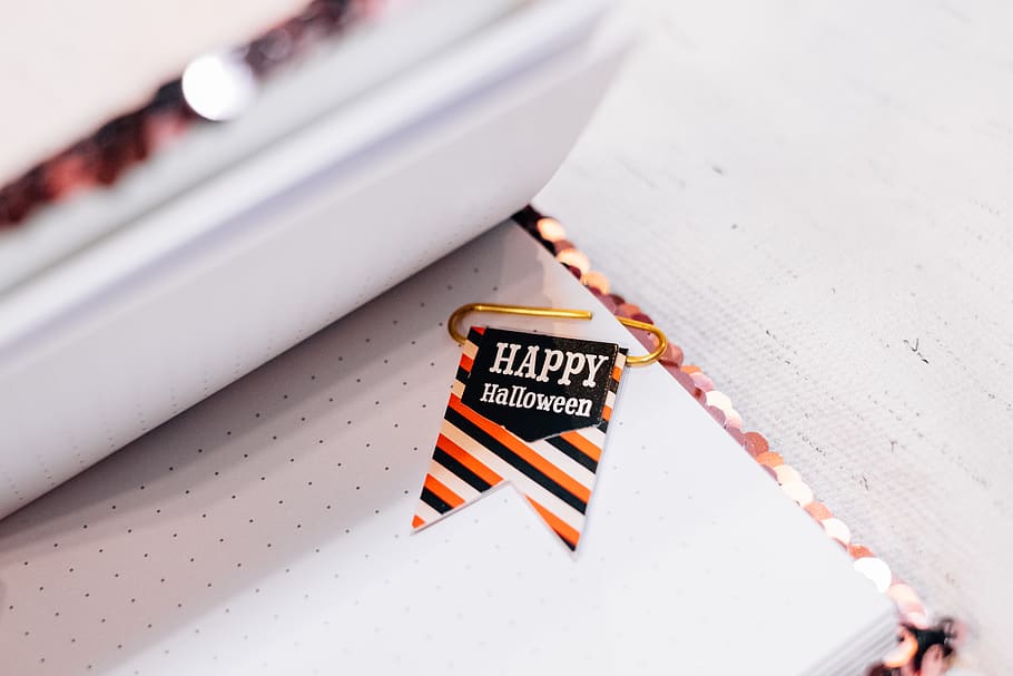 Happy Halloween Printed Paper, composition, conceptual, data HD wallpaper