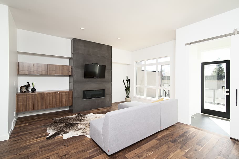 wall mounted flat screen TV turned off, home interior, domestic room HD wallpaper