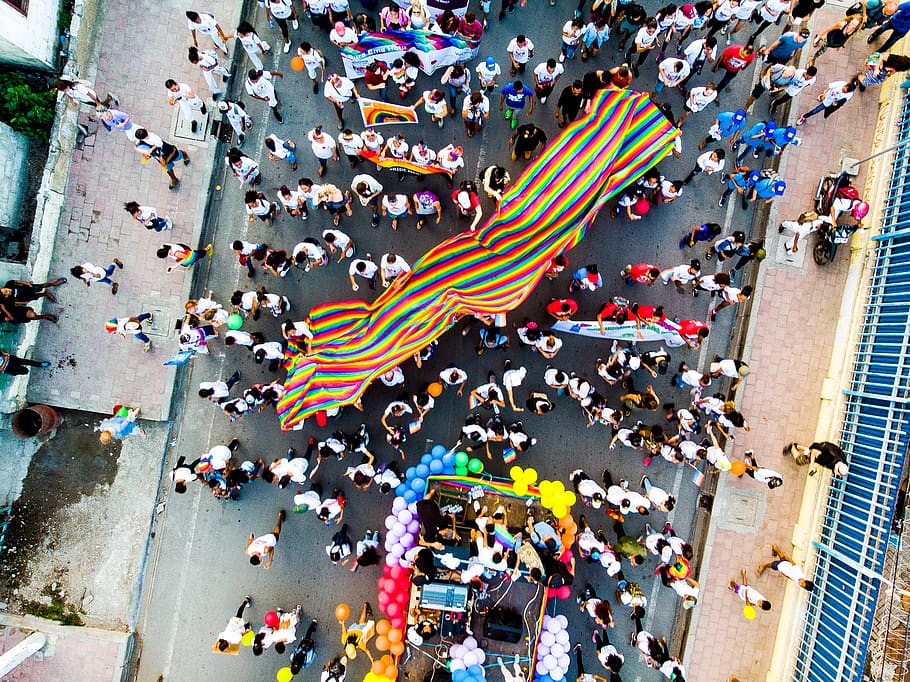 people standing on road, large group of people, crowd, high angle view HD wallpaper