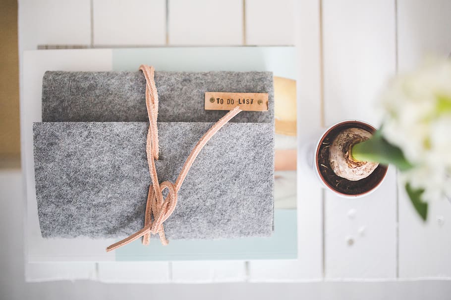 Grey Felt Journal TO DO LIST on a white desk, notebook, organizer HD wallpaper