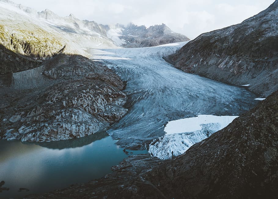 body of water beside mountain, lake, stream, river, cliff, coast HD wallpaper