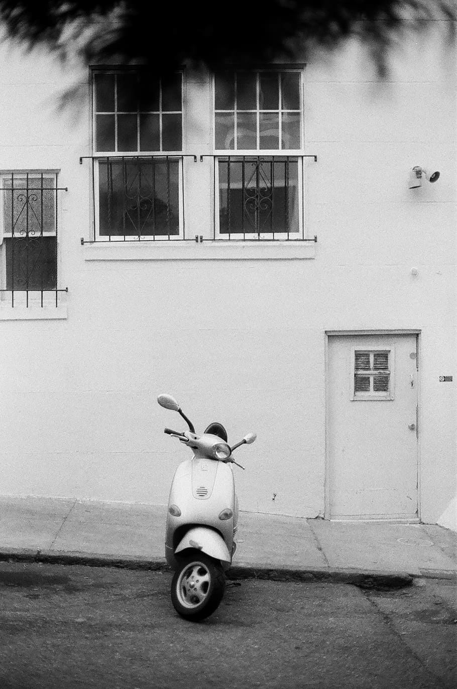 urban, city, explore, transportation, scooter, building exterior HD wallpaper