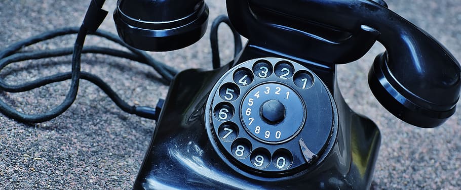 Black Rotary Telephone at Top of Gray Surface, antique, classic, HD wallpaper