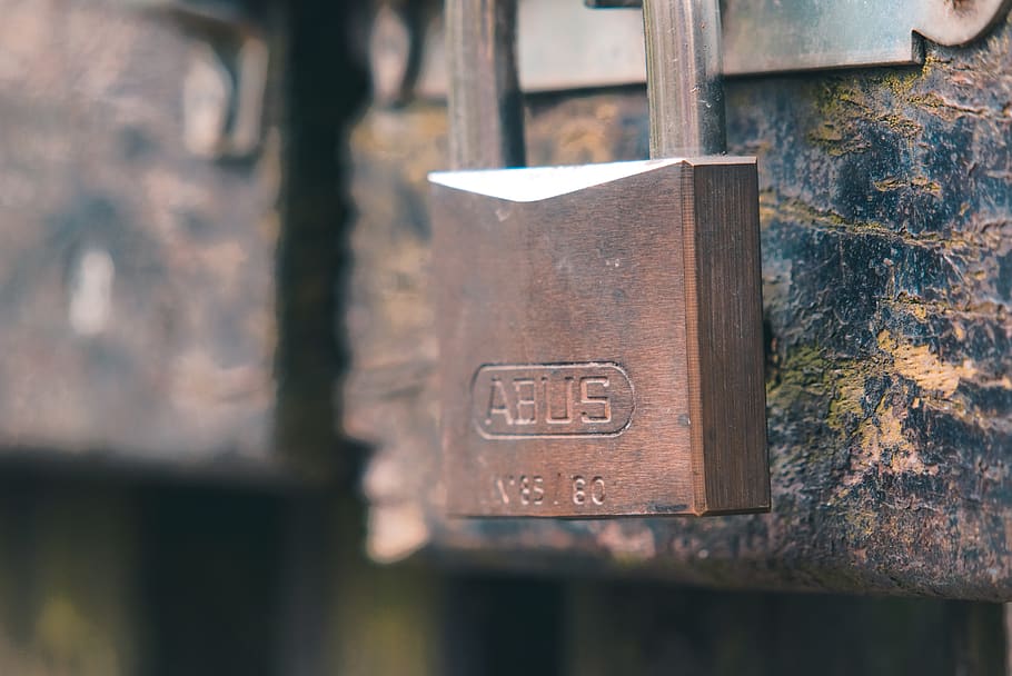 castle, padlock, bolt, closed, to, iron, metal, door, goal HD wallpaper