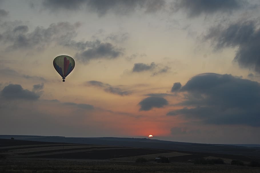 sky, dark, balloon, cloud - sky, sunset, beauty in nature, scenics - nature HD wallpaper