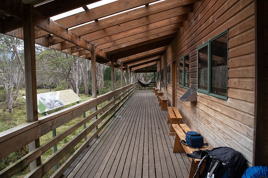 overland track, tasmania, hut, verandah, new pelion hut, hike, HD wallpaper