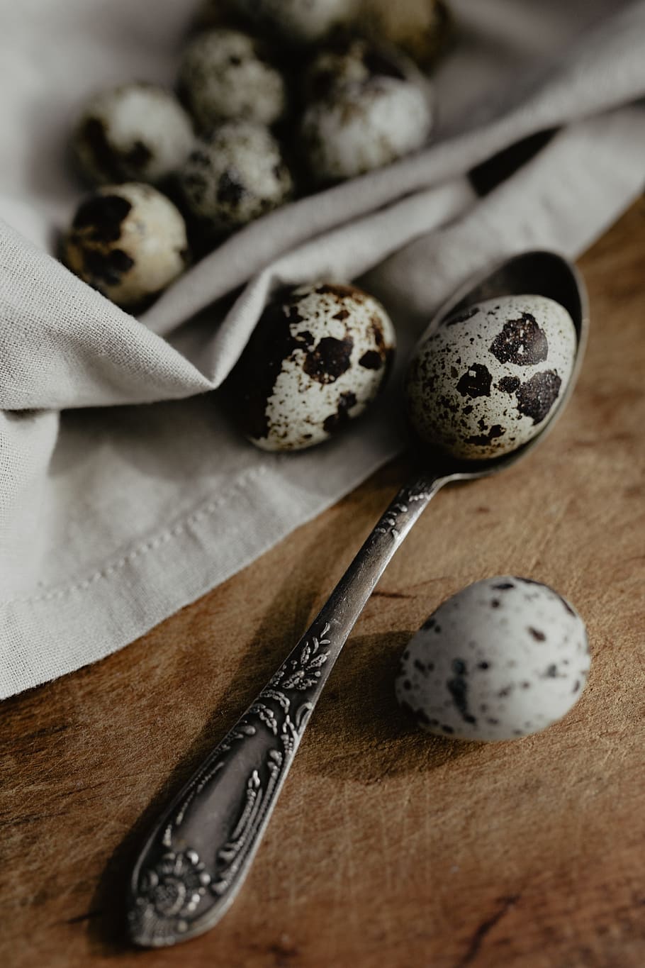 Quail eggs, food, easter, wood - material, food and drink, indoors HD wallpaper