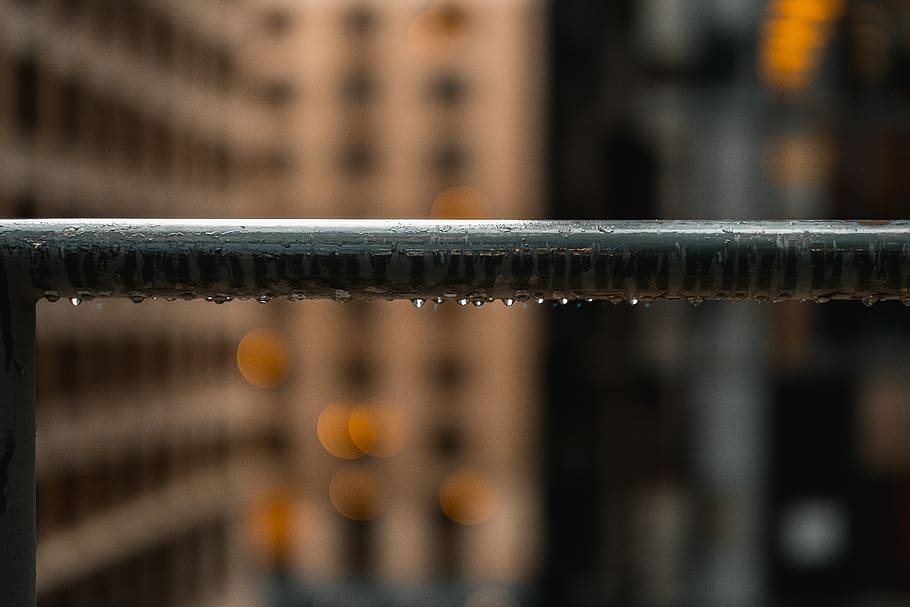 rain, bokeh, blur, water, architecture, close-up, wet, focus on foreground HD wallpaper