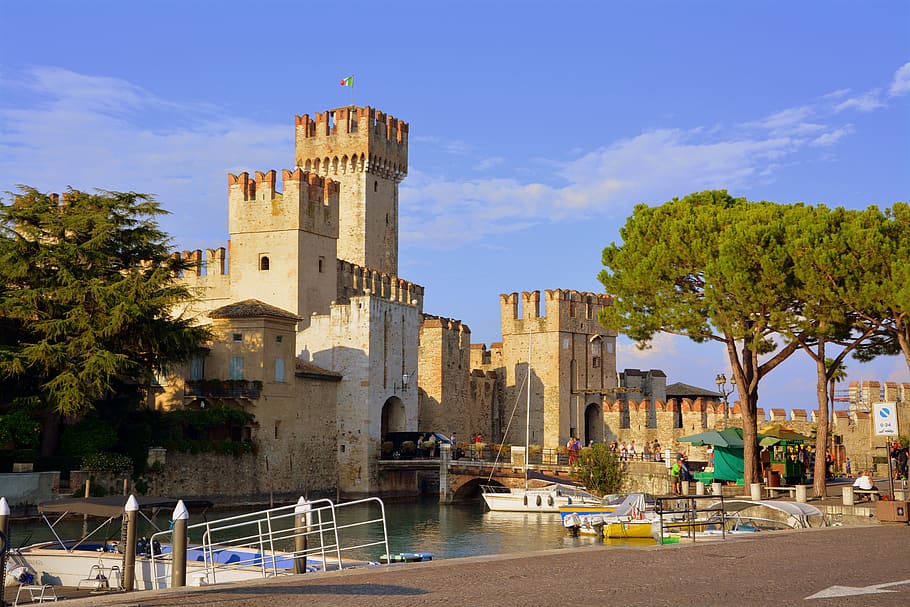 castle, porto, boats, torre, sky, trees, pini, sirmione, italy, HD wallpaper