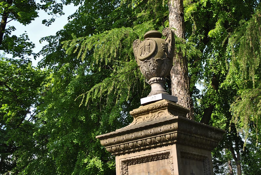 tomb, lwów, lviv, stone, sculpture, ukraine, ukraina, cemetery