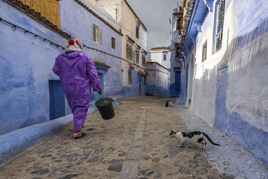 architecture, building, infrastructure, people, walking, bucket HD wallpaper