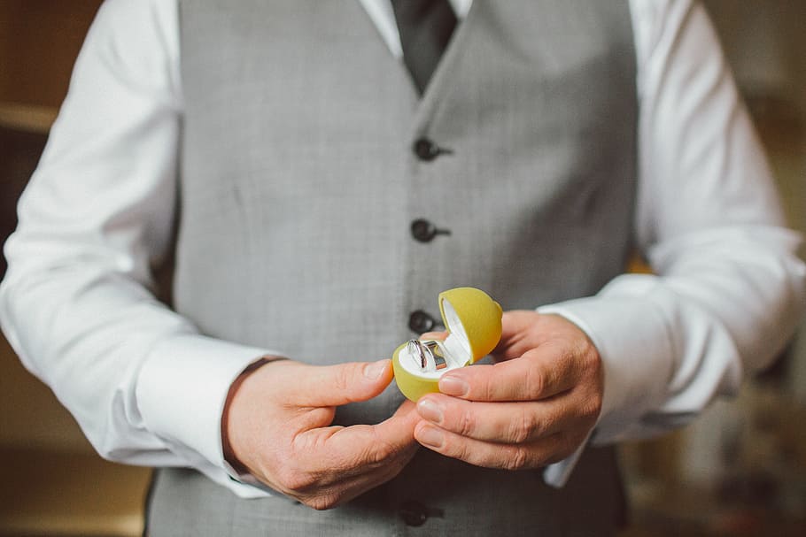 groom, wedding, wedding ring, man, male, nervous, happy, suit HD wallpaper