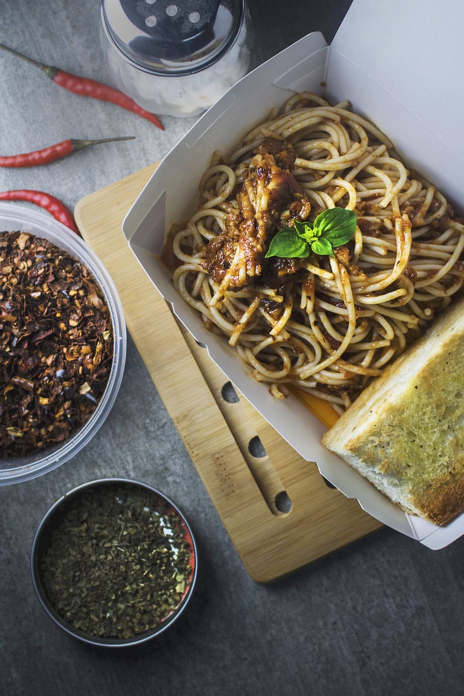 spaghetti with bread, food, bean sprout, flora, vegetable, plant HD wallpaper
