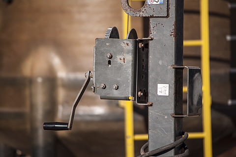 Hand Crank, rust, industry, industrial, metal, factory, pipe HD wallpaper