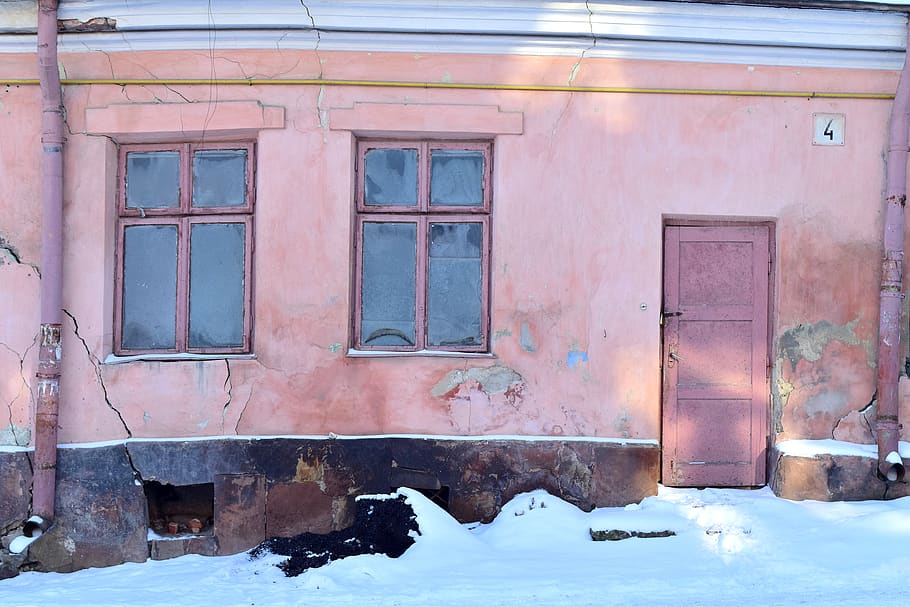 pink concrete house wall, home decor, door, window, winter, path, HD wallpaper