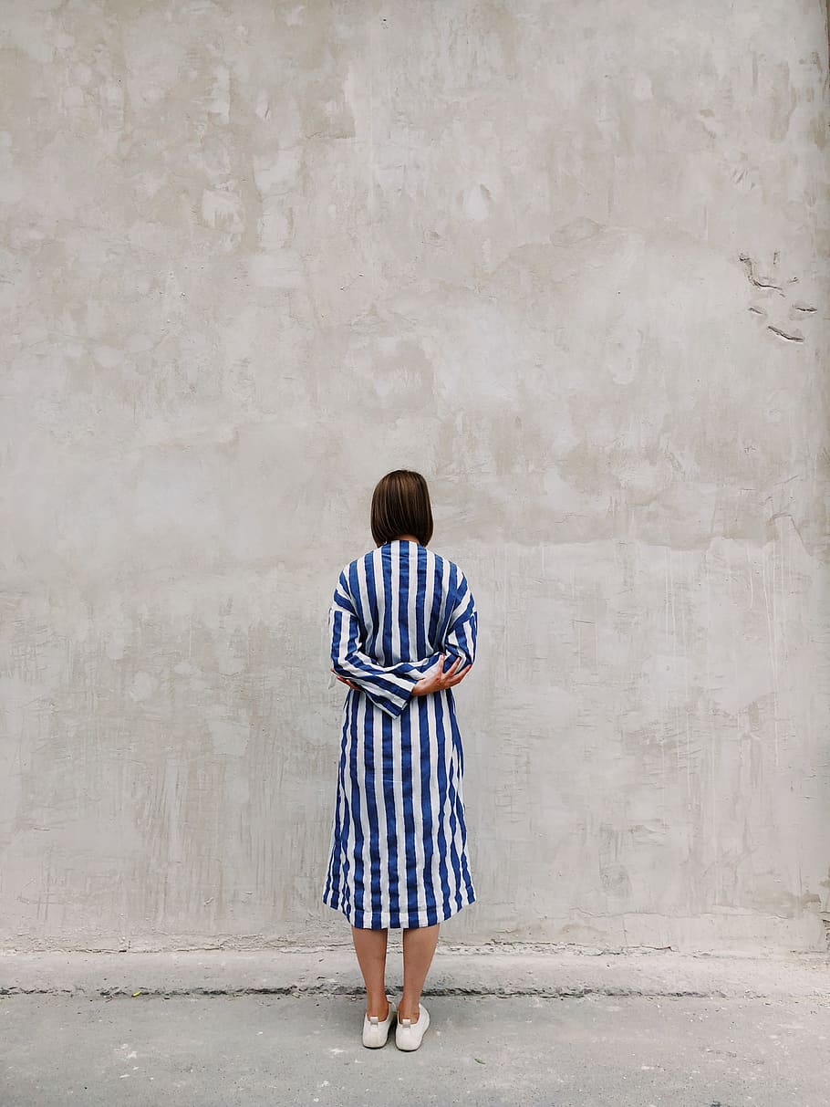 Woman Wearing Blue and White Striped Shirt Dress Facing Gray Wall, HD wallpaper