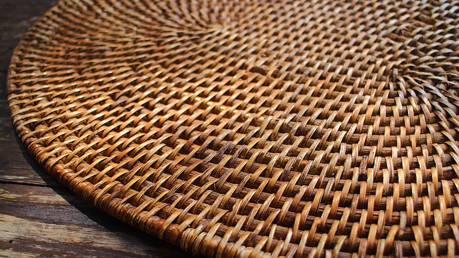 Round Wicker Board on Wooden Surface, art, background, close-up HD wallpaper