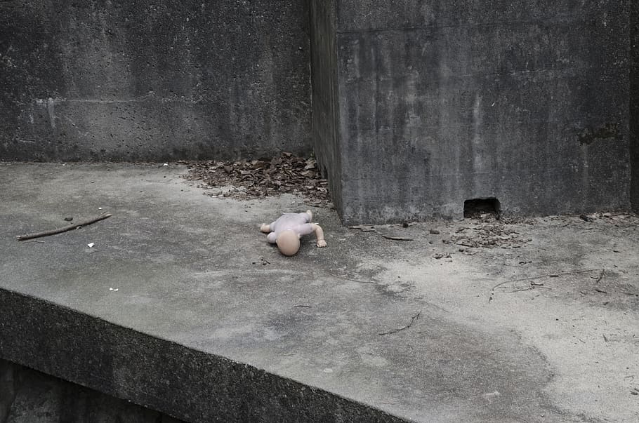 broken doll, abandoned, no people, day, wall - building feature HD wallpaper