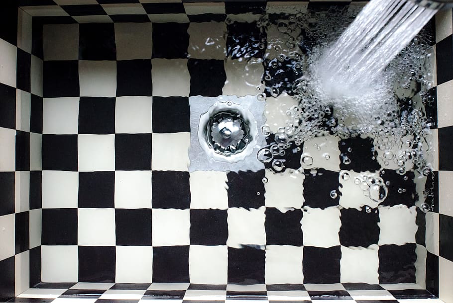 Water Flowing on White and Black Checked Bath Tub, checkered HD wallpaper