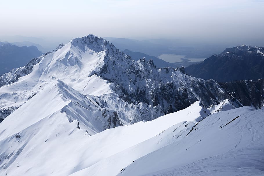snow covered mountain under cloudy sky during daytime, ridge HD wallpaper