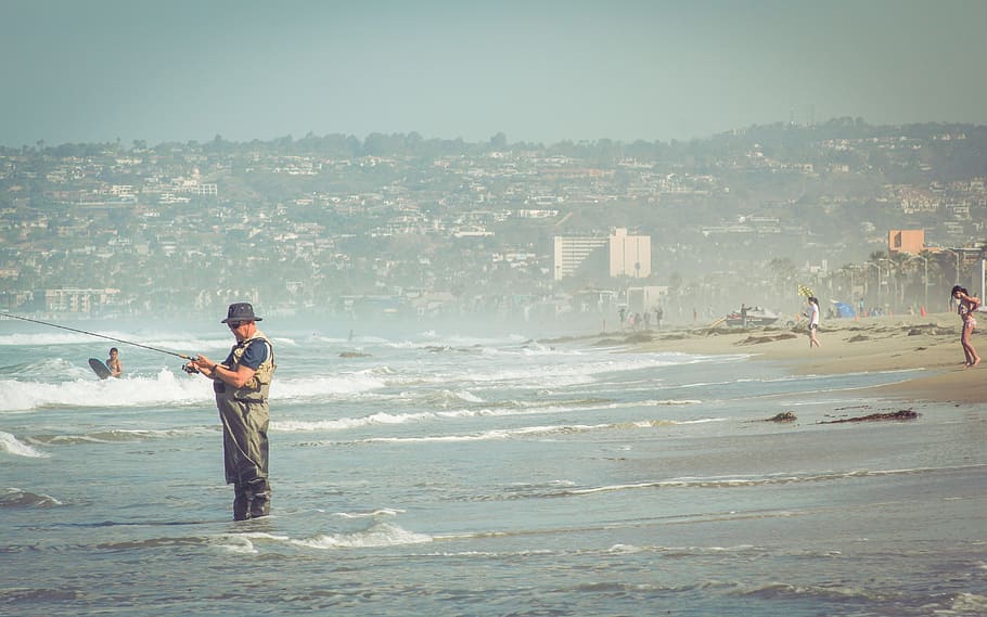 man standing on seashire, real people, men, water, building exterior HD wallpaper