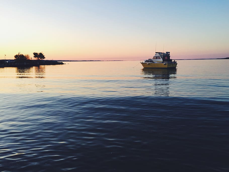 White Boat on Body of Water, dusk, evening, ocean, sea, sunset HD wallpaper
