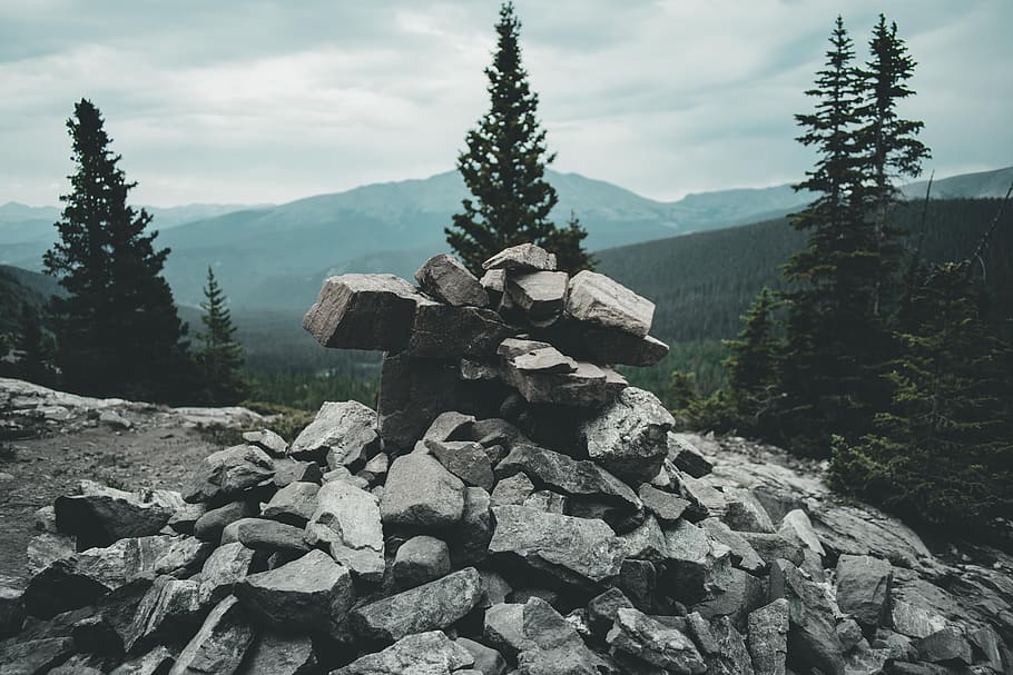 Shallow Focus Photography of Gray Rock Formation, clouds, conifer HD wallpaper