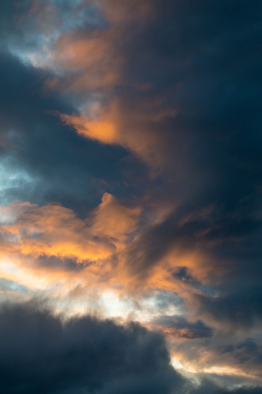 white clouds, cloud - sky, beauty in nature, dramatic sky, scenics - nature HD wallpaper
