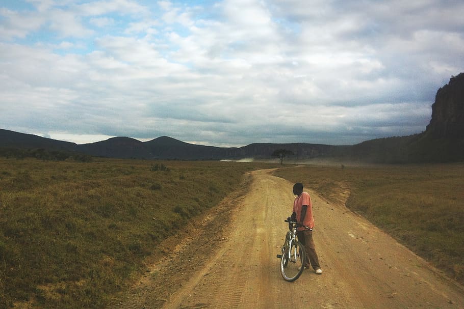 man standing on brown road path, bike, bicycle, vehicle, transportation HD wallpaper