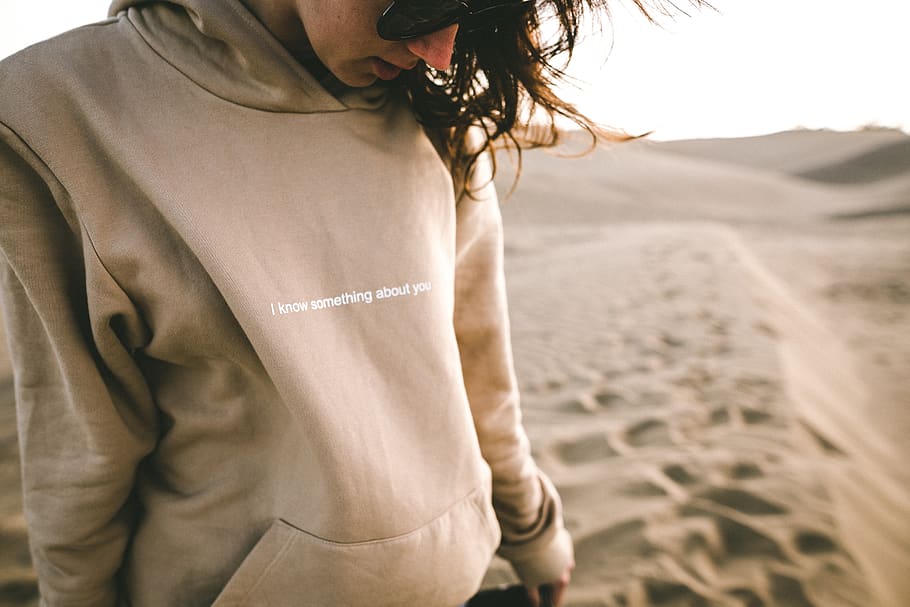people, statement jacket, hoodie, sand, desert, shades, sunglasses HD wallpaper