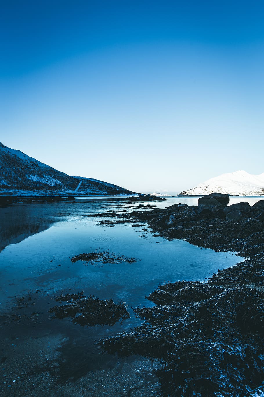 Icy mountain. Горы под водой. Icy Mountain Water.