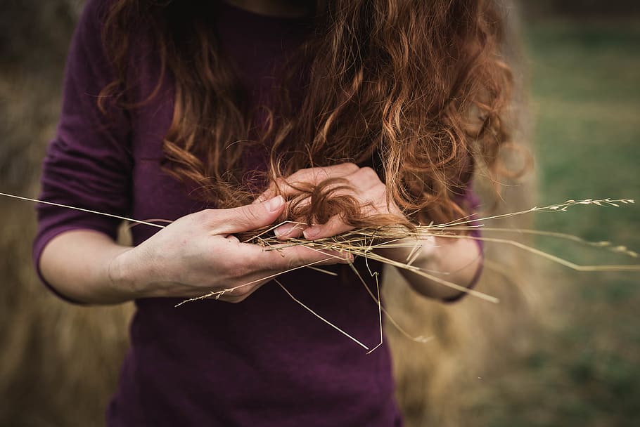 woman holding grass strings, person, human, finger, hand, clothing HD wallpaper
