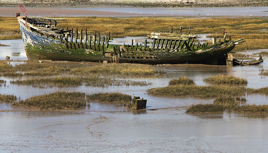 boat, wreck, ship, shipwreck, sea, abandoned, old, water, coast HD wallpaper
