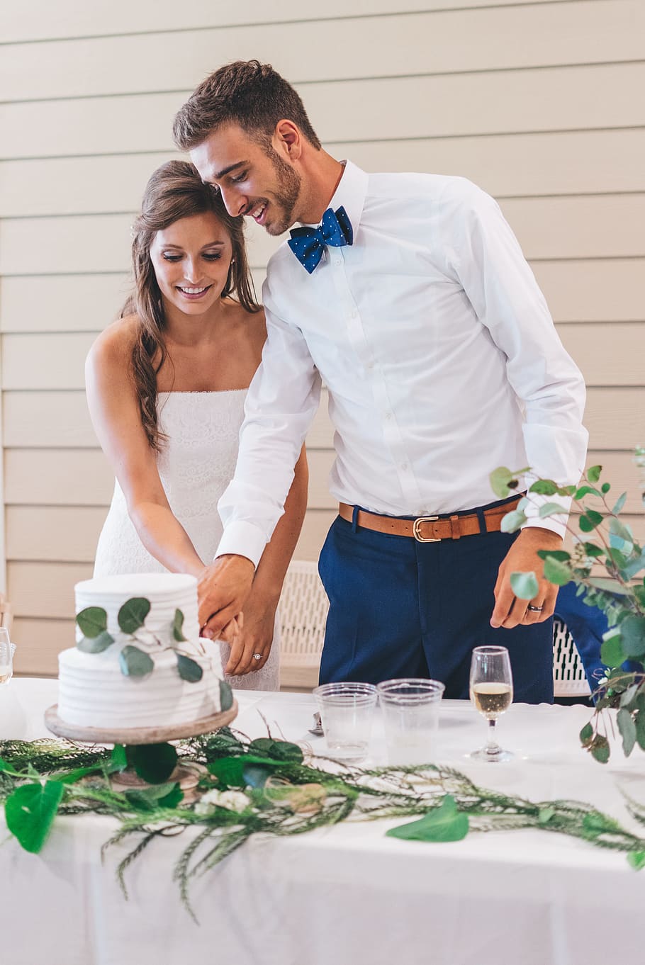wedding, wedding day, dessert, inside, groom, bride, couple HD wallpaper