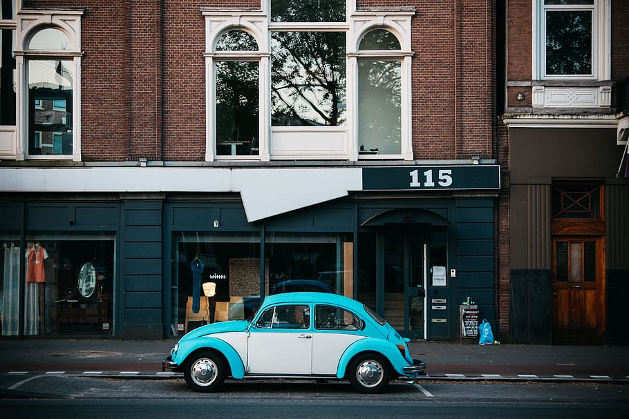 Volkswagen Beetle parking near building beside road, vw, bettle, HD wallpaper