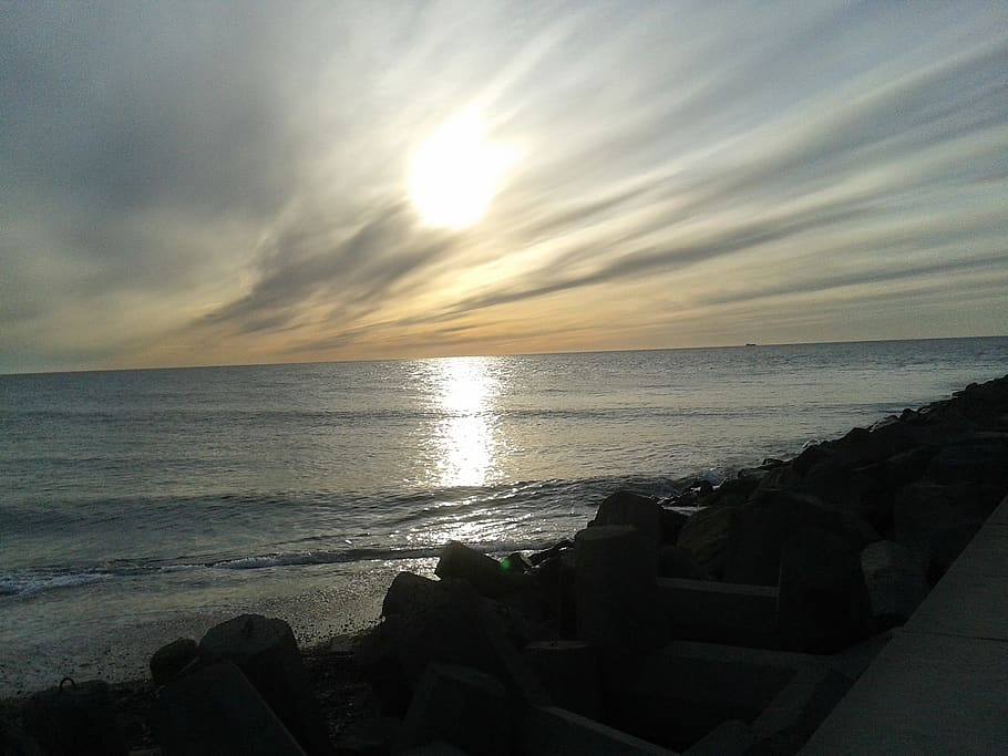 beach, sea, water, sky, horizon, horizon over water, beauty in nature HD wallpaper