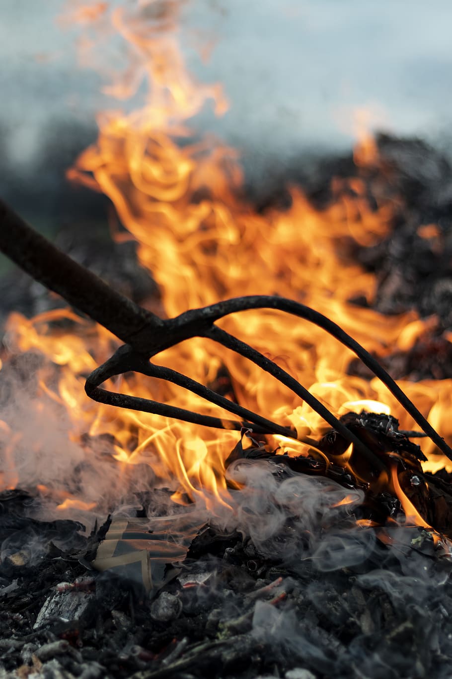 HD wallpaper: garden fork near burning wood during daytime, fire, fire -  natural phenomenon | Wallpaper Flare