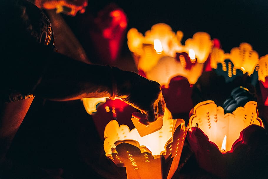 candle, dark, lights, cover, heat, bokeh, hand, human hand HD wallpaper