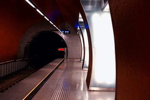 Illuminated Railroad Station Platform, architecture, blur, commuter HD wallpaper