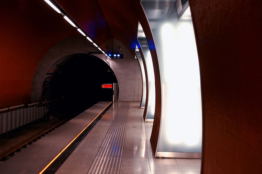 Illuminated Railroad Station Platform, architecture, blur, commuter HD wallpaper