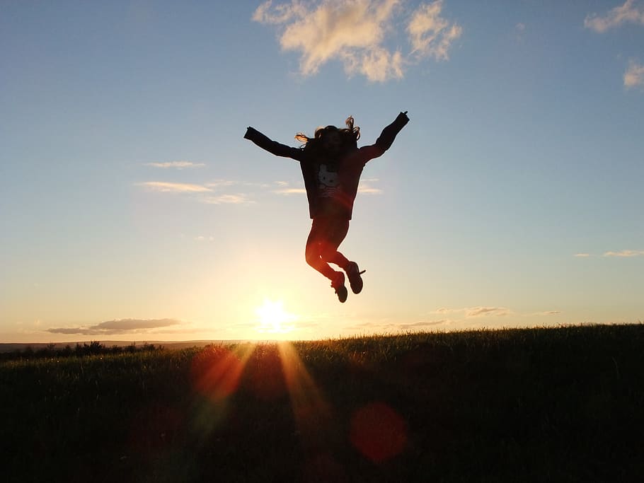Silhouette Photo of a Person Jumping Nearby Green Grass Field during Golden Hour, HD wallpaper