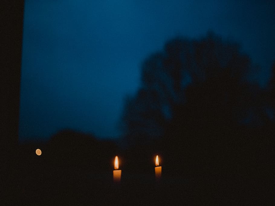 Lighted Candles, blur, burning, burnt, candle wax, Candlelights HD wallpaper