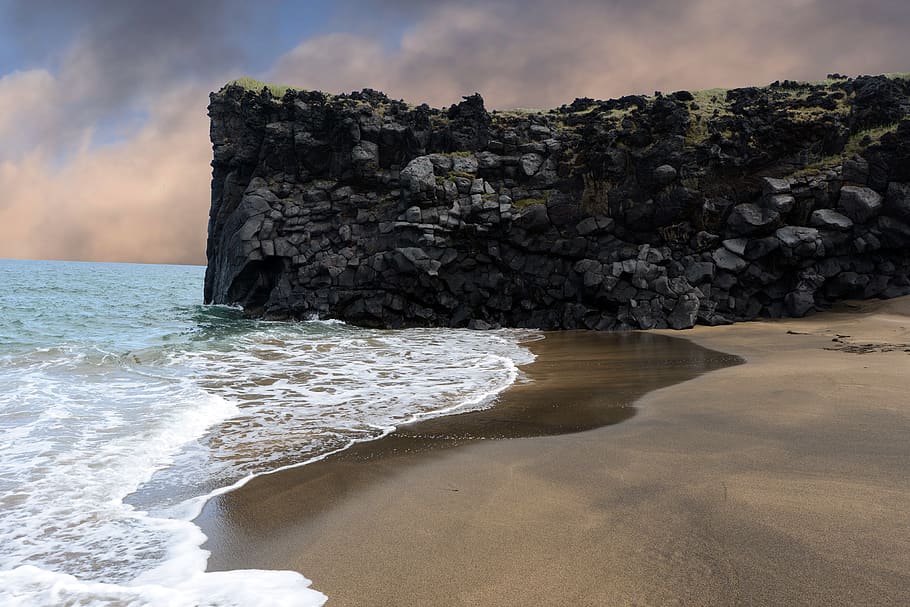brown rock formation on beach, water, shoreline, sea, outdoors HD wallpaper