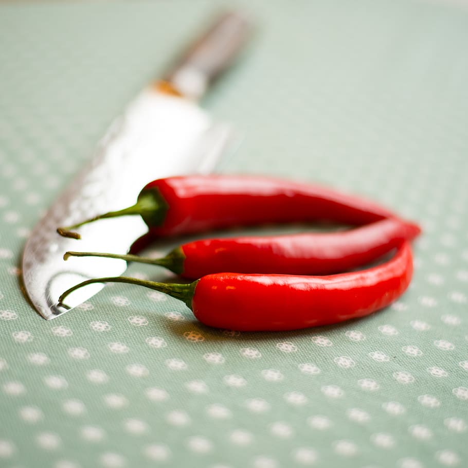 knife, sharp, peppers, chilli, red, vegetable, food and drink HD wallpaper