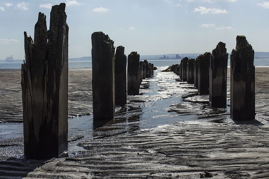 beach, posts, old pier, water, sea, sky, tranquil scene, tranquility HD wallpaper