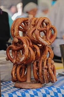 bread, food, cracker, pretzel, the rocks, lobster, sea life HD wallpaper