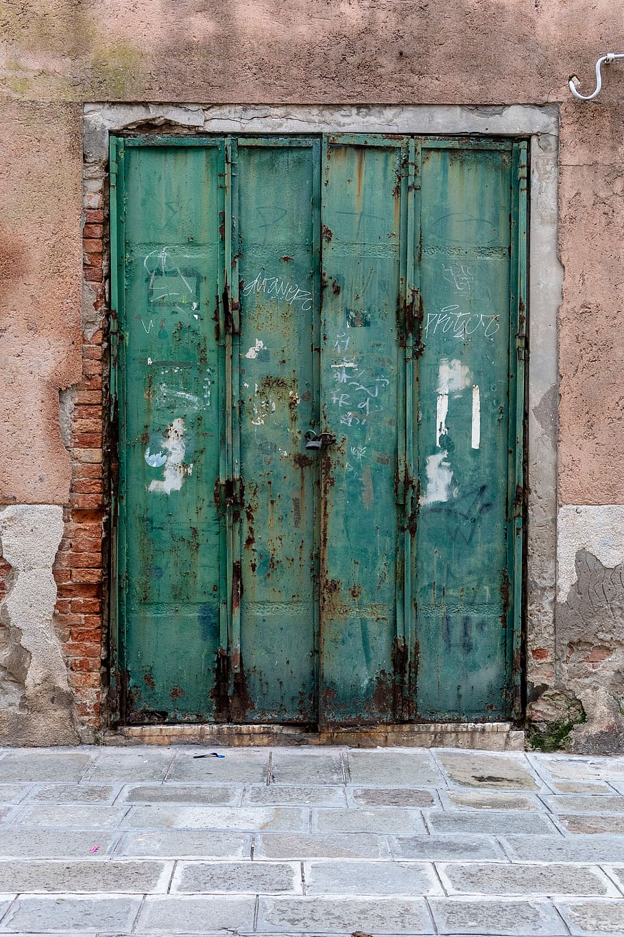 closed green door, architecture, building exterior, built structure HD wallpaper