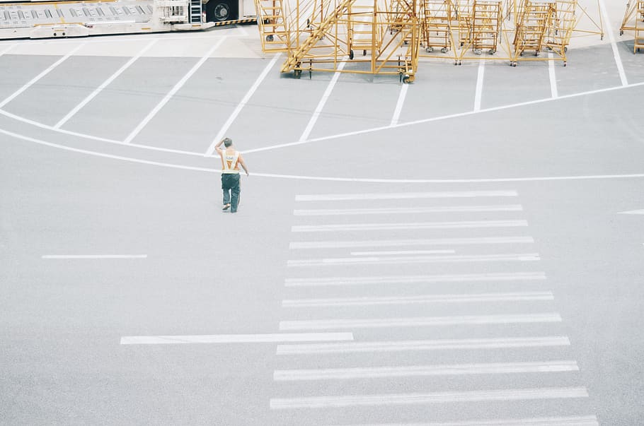 airport, crossing, one person, full length, day, sport, architecture HD wallpaper